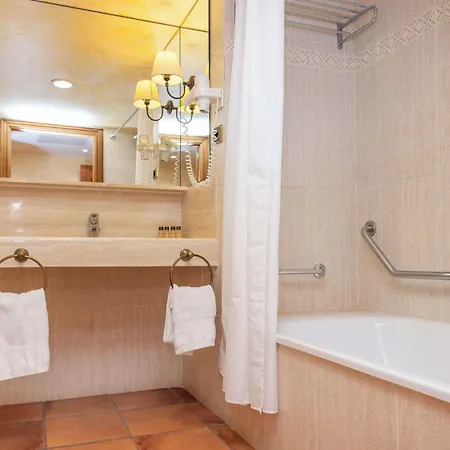 Rvhotels De Tossa (adults Only) فندق